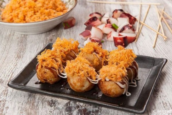 章魚(yú)燒是一種什么食物呢 章魚(yú)燒應(yīng)該怎么做呢