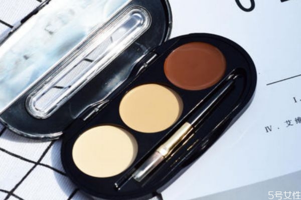 修容膏應(yīng)該怎么選擇呢 修容膏和修容粉哪個(gè)好用呢 修容膏應(yīng)該怎么選擇呢 修容膏和修容粉哪個(gè)好用呢