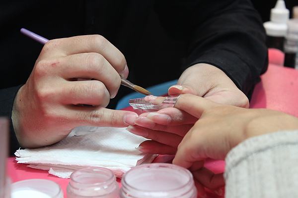 如何增長甲床 如何把甲床養(yǎng)得好看 如何增長甲床 如何把甲床養(yǎng)得好看