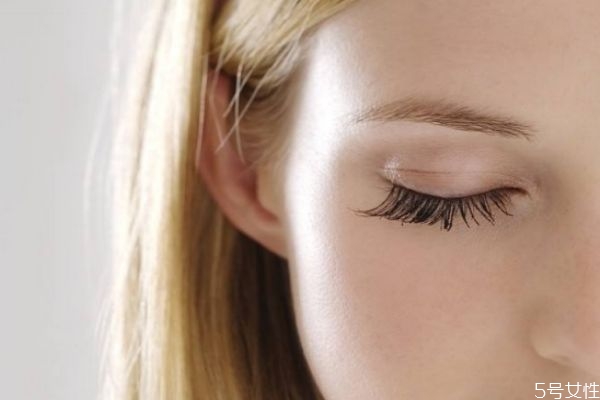 如何挑選假睫毛 如何粘貼假睫毛 如何挑選假睫毛 如何粘貼假睫毛