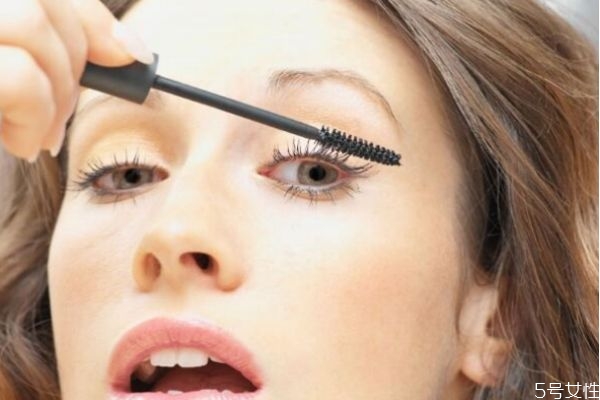 如何挑選假睫毛 如何粘貼假睫毛 如何挑選假睫毛 如何粘貼假睫毛