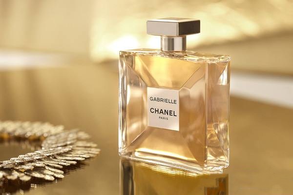 有哪些柔和型的香水 成熟女性選擇怎樣的香水 有哪些柔和型的香水 成熟女性選擇怎樣的香水