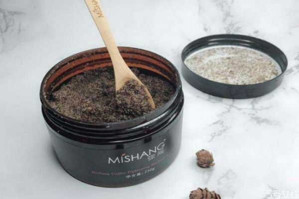 磨砂膏主要的用處是什么呢 磨砂膏可以用在腳上嗎 磨砂膏主要的用處是什么呢 磨砂膏可以用在腳上嗎