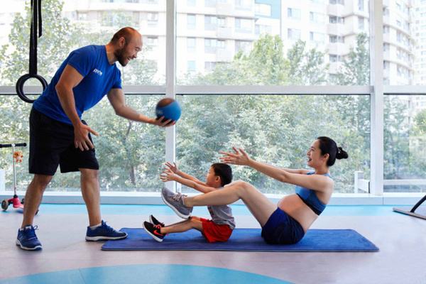 親子瑜伽有什么常見動(dòng)作有哪些 親子瑜伽幾歲開始學(xué)比較好 親子瑜伽有什么常見動(dòng)作有哪些 親子瑜伽幾歲開始學(xué)比較好