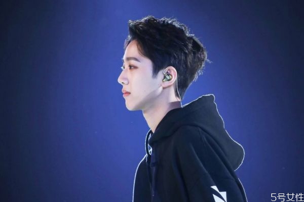 搭訕對(duì)方說害羞不給微信怎么辦 跟女生搭訕說什么 搭訕對(duì)方說害羞不給微信怎么辦 跟女生搭訕說什么