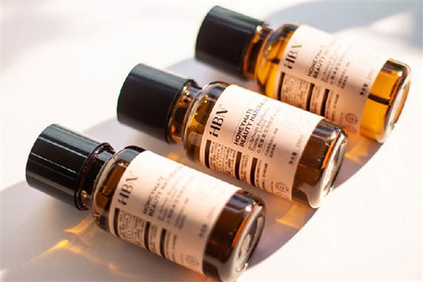 hbn熊果苷精粹水真的能美白嗎 hbn熊果苷精粹水成分 hbn熊果苷精粹水真的能美白嗎 hbn熊果苷精粹水成分