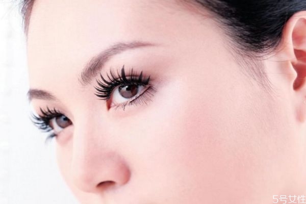 怎樣才能讓眼睫毛變翹 讓睫毛翹起來的小竅門 怎樣才能讓眼睫毛變翹 讓睫毛翹起來的小竅門