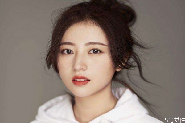 怎么跟喜歡的人暗示說喜歡 喜歡一個人如何暗示 怎么跟喜歡的人暗示說喜歡 喜歡一個人如何暗示