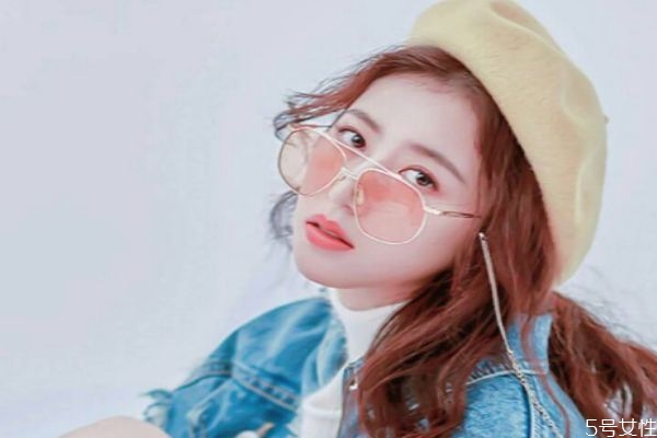 怎么跟喜歡的人暗示說喜歡 喜歡一個人如何暗示 怎么跟喜歡的人暗示說喜歡 喜歡一個人如何暗示