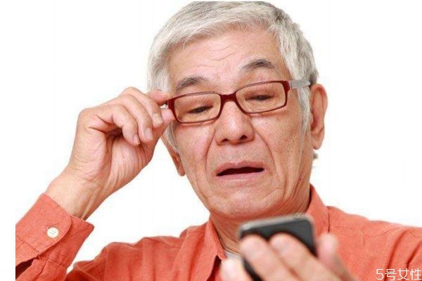 什么是飛蚊癥呢 飛蚊癥有什么危害呢 什么是飛蚊癥呢 飛蚊癥有什么危害呢