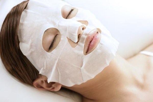 早上六點敷面膜好嗎 怎樣自制補(bǔ)水面膜呢 早上六點敷面膜好嗎 怎樣自制補(bǔ)水面膜呢