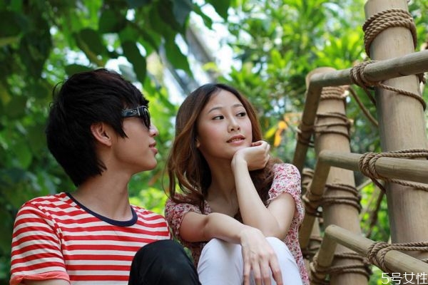 熱戀中人有什么特征呢 如何維持婚姻中的熱戀呢 熱戀中人有什么特征呢 如何維持婚姻中的熱戀呢