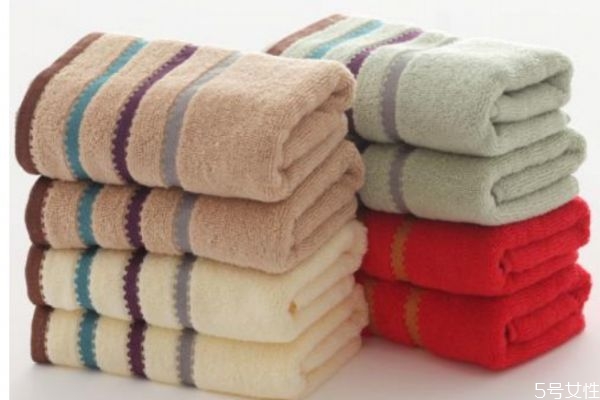 怎么選擇洗臉毛巾呢 洗臉毛巾應該怎么存放呢 怎么選擇洗臉毛巾呢 洗臉毛巾應該怎么存放呢