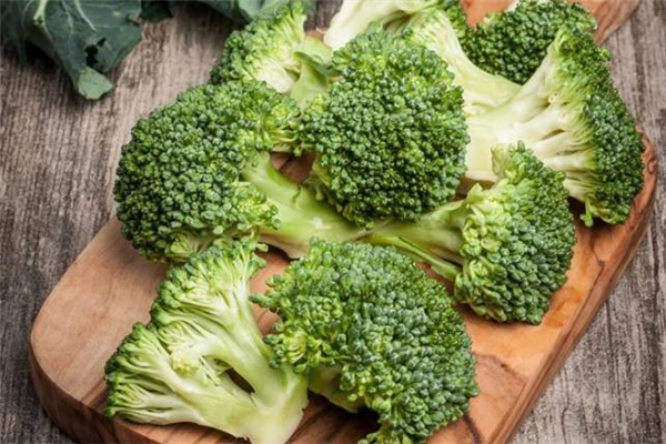 吃西蘭花可以增強(qiáng)免疫力嗎 西蘭花怎么吃有營養(yǎng) 吃西蘭花可以增強(qiáng)免疫力嗎 西蘭花怎么吃有營養(yǎng)