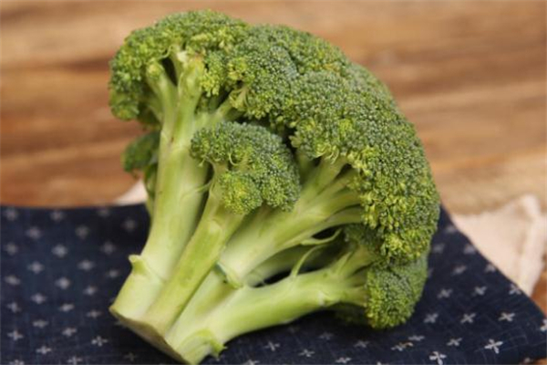吃西蘭花可以增強(qiáng)免疫力嗎 西蘭花怎么吃有營養(yǎng) 吃西蘭花可以增強(qiáng)免疫力嗎 西蘭花怎么吃有營養(yǎng)