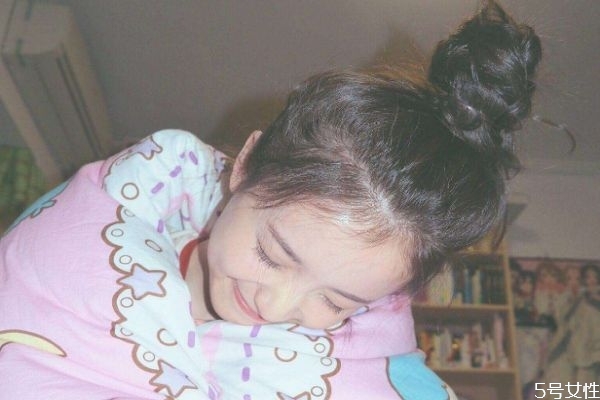 男朋友和前女友有聯(lián)系是什么心理 怎么處理前女友的關(guān)系 男朋友和前女友有聯(lián)系是什么心理 怎么處理前女友的關(guān)系