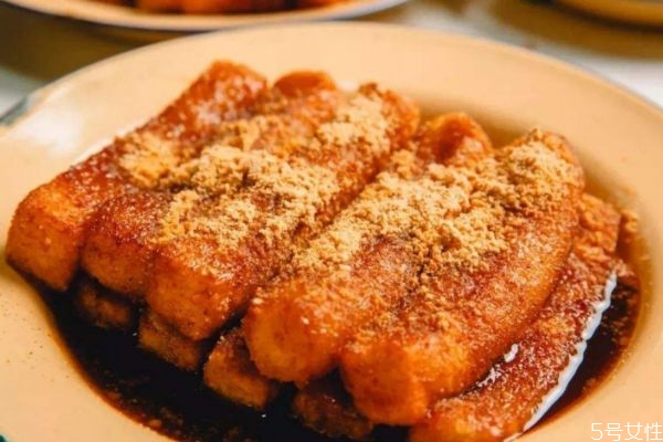 紅糖糍粑是怎么做的呢 做紅糖糍粑要注意什么呢 紅糖糍粑是怎么做的呢 做紅糖糍粑要注意什么呢