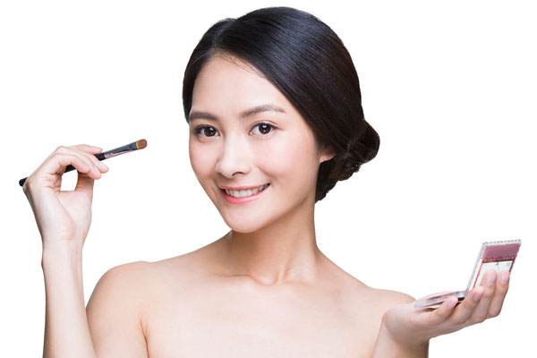 皮膚敏感的人如何化妝 敏感性皮膚有什么特點 皮膚敏感的人如何化妝 敏感性皮膚有什么特點