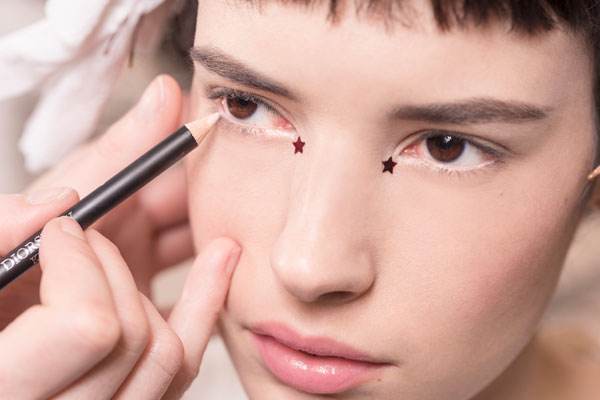 男生怎么刷睫毛膏好看 常見睫毛膏有哪些類型 男生怎么刷睫毛膏好看 常見睫毛膏有哪些類型