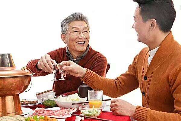 喝酒吐血怎么辦 酒后胃出血能自愈嗎 喝酒吐血怎么辦 酒后胃出血能自愈嗎