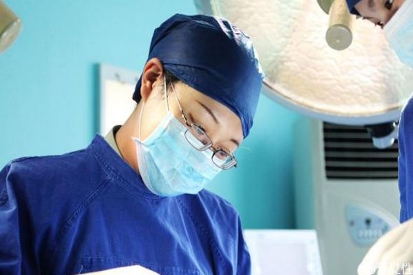 狐臭手術(shù)幾天可以痊愈 狐臭手術(shù)恢復(fù)時(shí)間的影響因素 狐臭手術(shù)幾天可以痊愈 狐臭手術(shù)恢復(fù)時(shí)間的影響因素