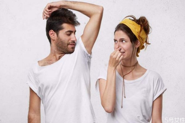 半月清和西施露哪個好 半月清可以止汗嗎