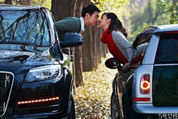 異地戀感情淡了怎么辦 感情淡了怎么挽回 異地戀感情淡了怎么辦 感情淡了怎么挽回