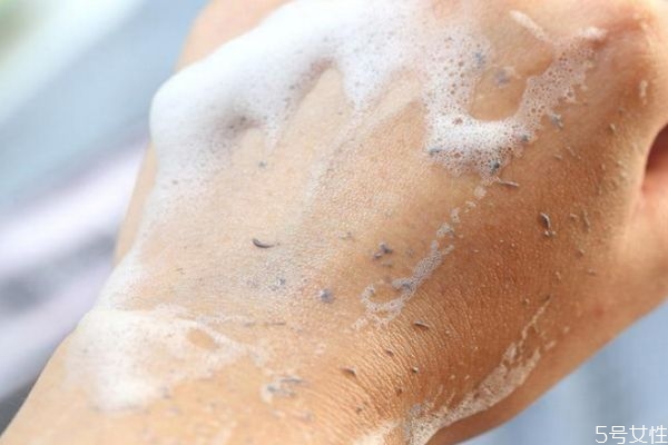 去角質(zhì)慕斯搓出來的是什么 慕斯去角質(zhì)都是假的嗎 去角質(zhì)慕斯搓出來的是什么 慕斯去角質(zhì)都是假的嗎