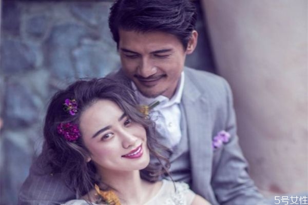 嫁給愛情還是嫁給金錢 結(jié)婚物質(zhì)重要還是愛情 嫁給愛情還是嫁給金錢 結(jié)婚物質(zhì)重要還是愛情