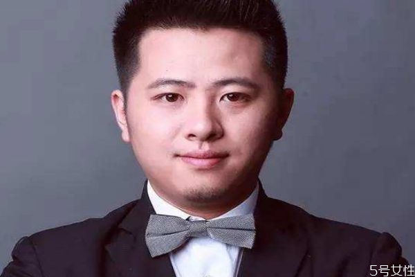 直男的心思是怎么樣的呢 直男有什么表現(xiàn)呢 直男的心思是怎么樣的呢 直男有什么表現(xiàn)呢