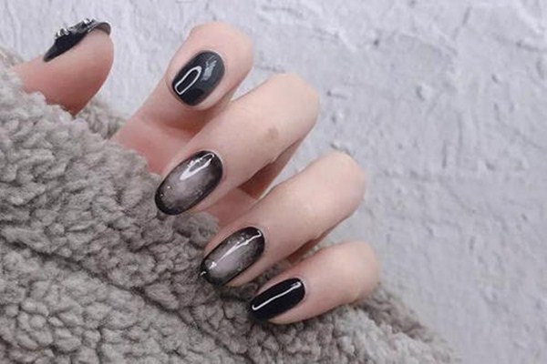 什么顏色的磨砂美甲好看 磨砂美甲臟了怎么辦 什么顏色的磨砂美甲好看 磨砂美甲臟了怎么辦