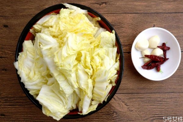 水煮白菜有什么營養(yǎng)價值呢 吃水煮白菜有什么好處呢 水煮白菜有什么營養(yǎng)價值呢 吃水煮白菜有什么好處呢