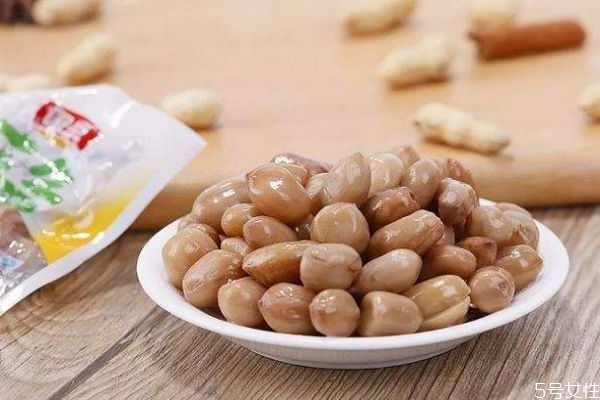 花生有什么營養(yǎng)價值呢 吃花生有什么好處呢 花生有什么營養(yǎng)價值呢 吃花生有什么好處呢