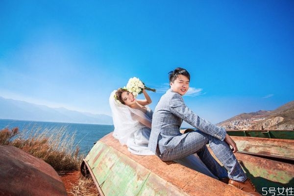 嫁給愛情還是嫁給金錢 結(jié)婚物質(zhì)重要還是愛情 嫁給愛情還是嫁給金錢 結(jié)婚物質(zhì)重要還是愛情