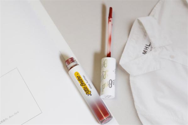 小奧汀唇釉怎么樣 小奧汀唇釉是國產(chǎn)的嗎