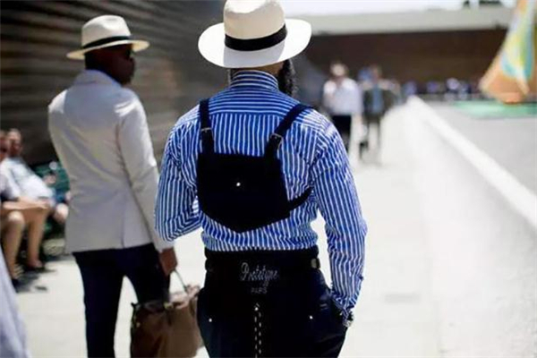 男生藍(lán)白條紋襯衫怎么搭配 藍(lán)白條紋襯衫搭配圖片 男生藍(lán)白條紋襯衫怎么搭配 藍(lán)白條紋襯衫搭配圖片