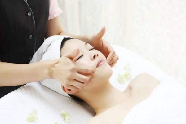 角質層比較厚會怎么樣呢 角質層薄厚有什么區(qū)別呢 角質層比較厚會怎么樣呢 角質層薄厚有什么區(qū)別呢