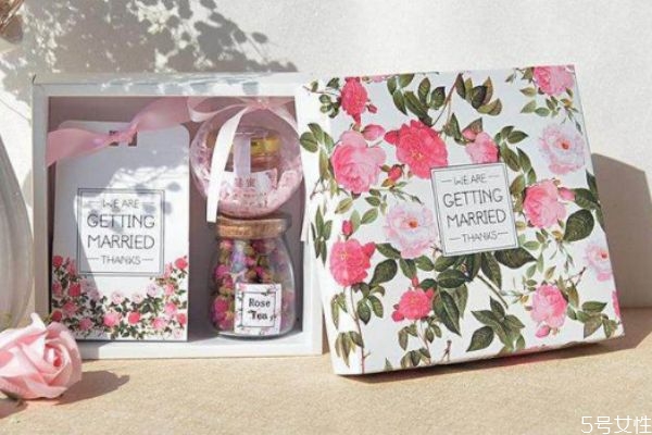 結(jié)婚必須準(zhǔn)備伴手禮嗎 結(jié)婚伴手禮送什么好 結(jié)婚必須準(zhǔn)備伴手禮嗎 結(jié)婚伴手禮送什么好