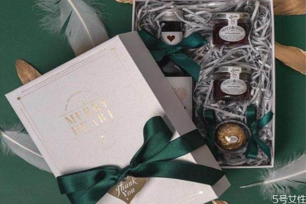 結(jié)婚必須準(zhǔn)備伴手禮嗎 結(jié)婚伴手禮送什么好 結(jié)婚必須準(zhǔn)備伴手禮嗎 結(jié)婚伴手禮送什么好