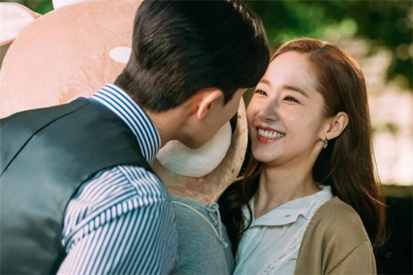 感情中主動和倒貼的區(qū)別 女生主動和倒貼的區(qū)別是什么 感情中主動和倒貼的區(qū)別 女生主動和倒貼的區(qū)別是什么