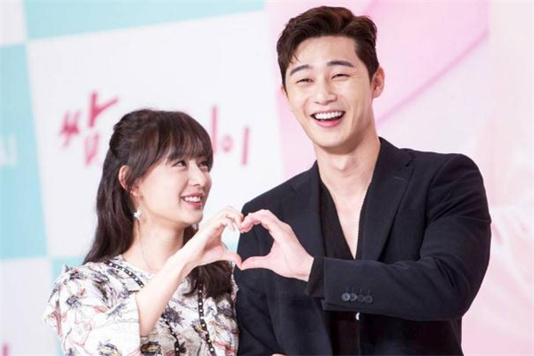 甜言蜜語(yǔ)怎么說(shuō)更真實(shí) 哄女孩子的甜言蜜語(yǔ)怎么說(shuō) 甜言蜜語(yǔ)怎么說(shuō)更真實(shí) 哄女孩子的甜言蜜語(yǔ)怎么說(shuō)