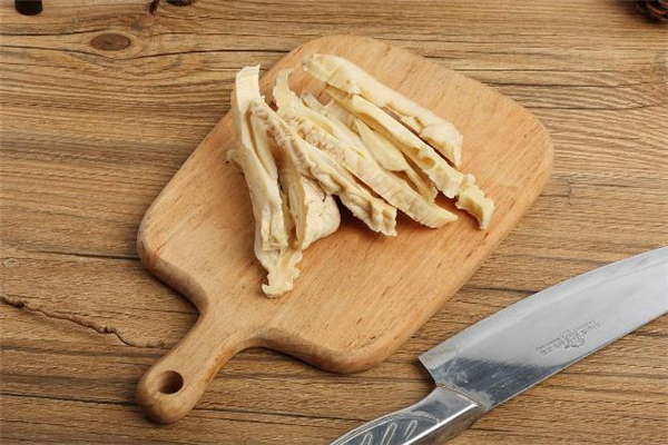 筍干為什么會(huì)發(fā)黑 筍干里面有黑點(diǎn)能吃嗎 筍干為什么會(huì)發(fā)黑 筍干里面有黑點(diǎn)能吃嗎