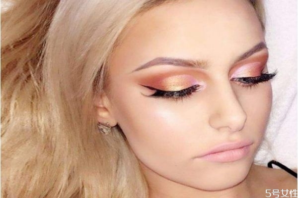 學(xué)化妝需要哪些東西 彩妝需要的用品 學(xué)化妝需要哪些東西 彩妝需要的用品