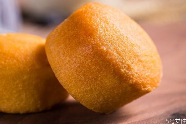 蛋黃派的熱量高嗎 吃蛋黃派會(huì)胖嗎 蛋黃派的熱量高嗎 吃蛋黃派會(huì)胖嗎