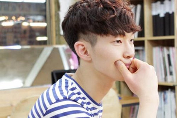 男生頭發(fā)扁塌適合什么發(fā)型 2020年受歡迎的男生發(fā)型有哪些 男生頭發(fā)扁塌適合什么發(fā)型 2020年受歡迎的男生發(fā)型有哪些