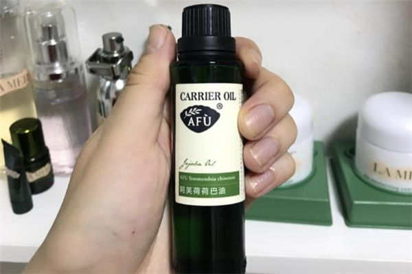 阿芙荷荷巴油如何鑒別真假 阿芙荷荷巴油真假對(duì)比