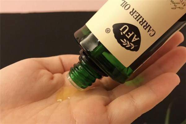 阿芙荷荷巴油如何鑒別真假 阿芙荷荷巴油真假對(duì)比