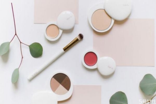 坐飛機(jī)化妝品不能超過多少毫升 坐飛機(jī)可以帶多少化妝品 坐飛機(jī)化妝品不能超過多少毫升 坐飛機(jī)可以帶多少化妝品