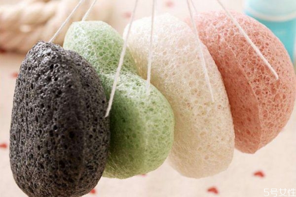 洗臉撲應(yīng)該怎么清潔呢 洗臉撲清潔要注意什么呢 洗臉撲應(yīng)該怎么清潔呢 洗臉撲清潔要注意什么呢