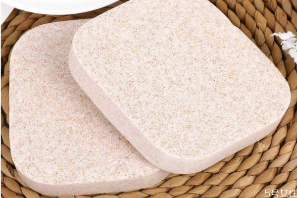 洗臉撲應該怎么挑選呢 洗臉撲可以天天用嗎 洗臉撲應該怎么挑選呢 洗臉撲可以天天用嗎